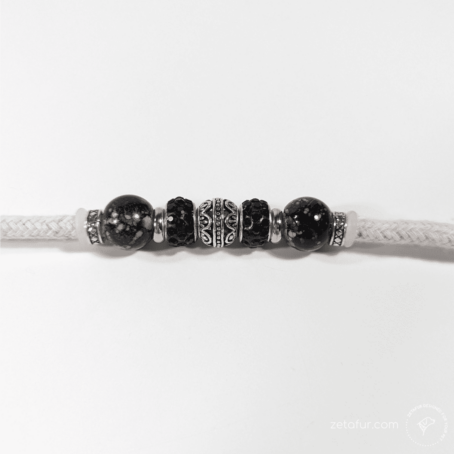 Black color beads